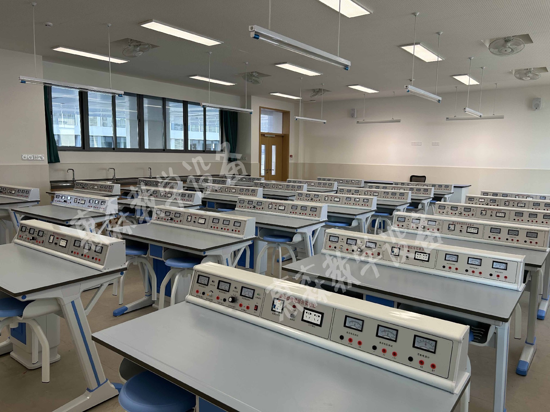 電學物理實驗室
